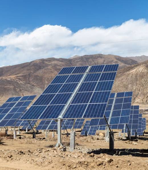 solar-power-plant-on-plateau